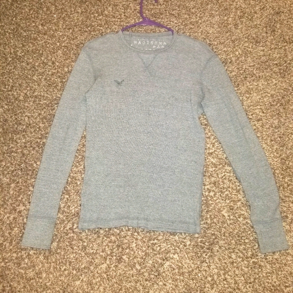 American Eagle Outfitters Long Sleeve T-Shirt